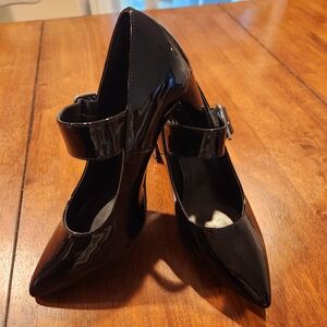 Elegant Black Patent Leather Women's Shoes